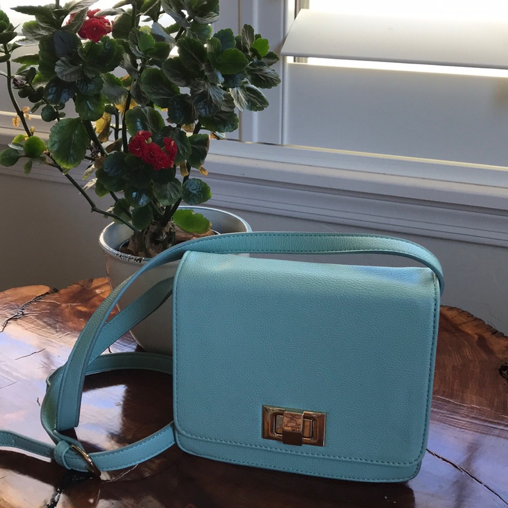 Forever 21 small turquoise purse